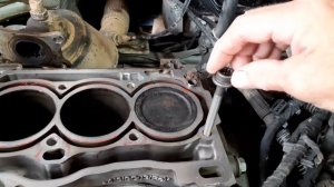 Шкода Октавия причина течи масло из под гбц, брак производителя?