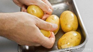 Лодочки из картофеля с сыром и беконом