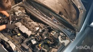 Снятие дизельных топливных форсунок Тойота Авенсис 2.0D4D