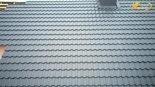 Реконструкция кровли. Монтаж модульной металлочерепицы Kvinta Uno Grand Line Стальной бархат, 9005