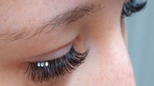 Стразы на ресницах