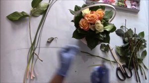 Как сделать простую цветочную композицию из живых цветов