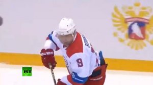 Алексей Дюмин пропускает гол