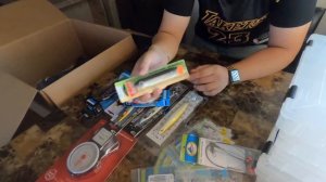 HUGE BASS PRO SHOPS LURE & TACKLE UNBOXING!!!