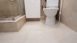 Ванная комната с угловым душевым ограждением #денремстрой.