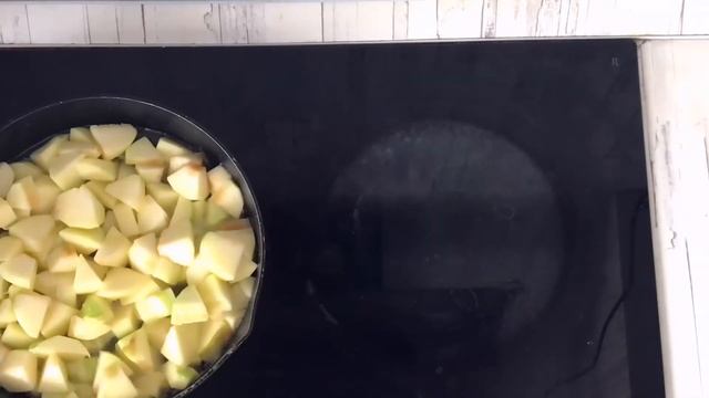 КАК ПРИГОТОВИТЬ НАСЫПНОЙ ПИРОГ С ЯБЛОКАМИ БЕЗ МАНКИ? Простая вкусная и быстрая сладкая выпечка к ча