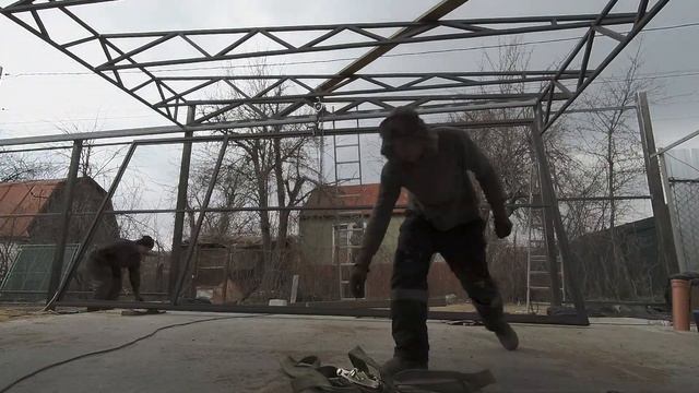 Подвесные откатные ворота с навесом смотреть онлайн