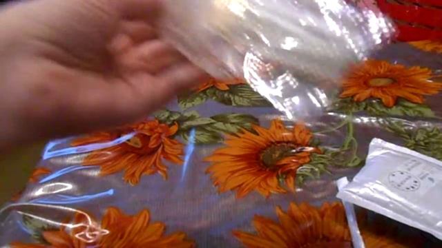 Одна посылка с Алиэкспресса - часы белые красивые блестящие. смотреть онлайн