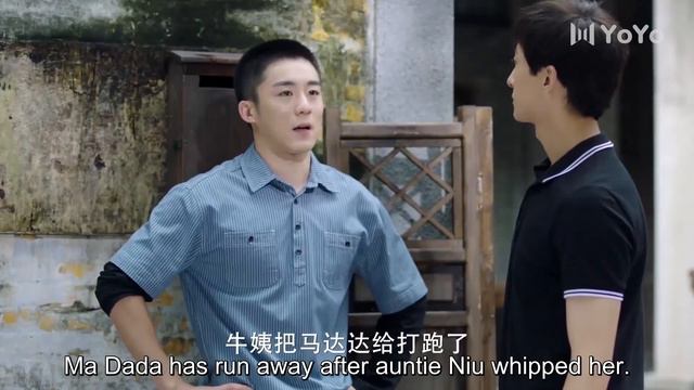 80年代，女孩穿着暴露拍海报被妈妈当街追打，引来大批邻居围观 🥰 中国电视剧 смотреть онлайн