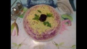 Как украсить салат " Селедка под шубой " на ПРАЗДНИЧНЫЙ СТОЛ .