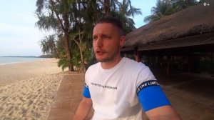 Тайланд или Эмираты? Тачки или мопеды? Слоны или верблюды? Тайский массаж или арабская ночь?