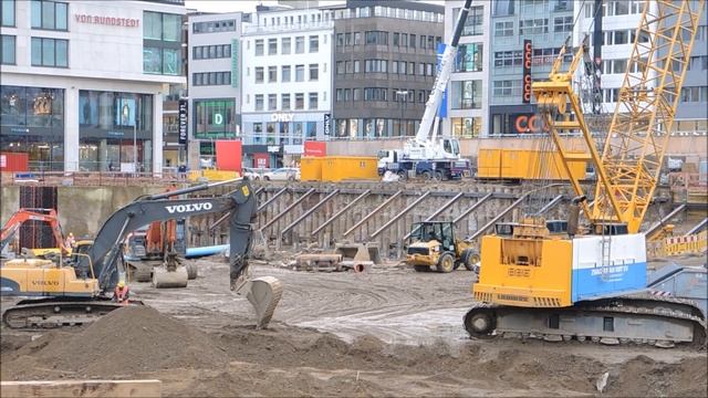 Bagger Volvo EC 290 lädt LKW смотреть онлайн