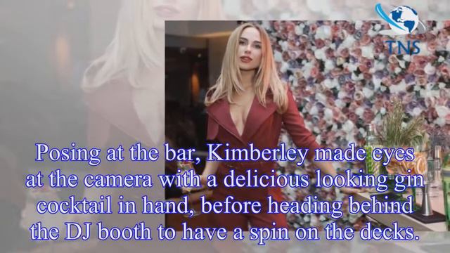 Kimberley Garner shows off incredible derriere as she sports stylish burgundy jumpsuit at garden смотреть онлайн