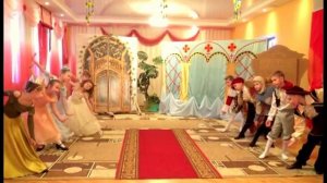 Танец _Королевская полька_ в детском саду.mp4