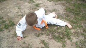 КИОКУСИНКАЙ ДЕТИ 6 ЛЕТ - УЛИЧНАЯ  ТРЕНИРОВКА КАРАТЭ, ДАНИИЛ