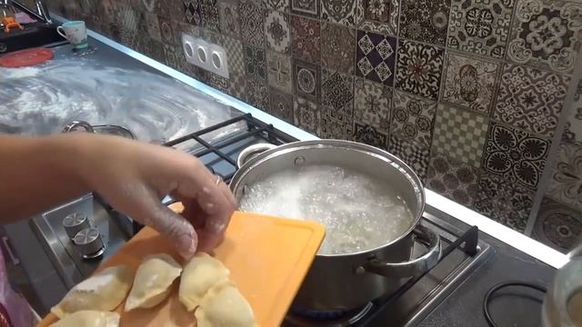 ГОТОВИМ ВМЕСТЕ: ВАРЕНИКИ / БУЖЕНИНА / КОТЛЕТЫ и МНОГО НОВЫХ ПРЕДМЕТОВ В ДОМЕ!!! смотреть онлайн