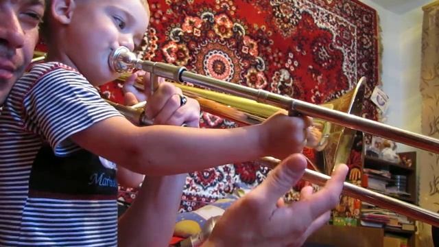 На тромбоне в 3 года смотреть онлайн
