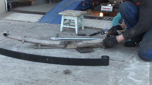 Замена рессорного листа. Как обойтись " малой кровью" смотреть онлайн