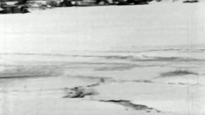 1968 год. Тюмень. Судостроительный завод. Спуск на воду самоходной баржи.