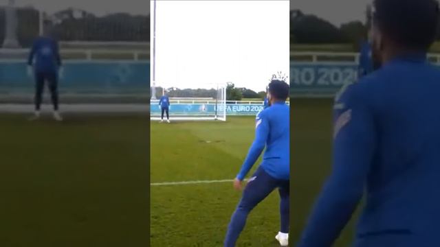 REECE JAMES SHOWS HIS TALENT WITH AN ABSOLUTE CURLING STRIKE IN TRAINING!! ⚽️🔥