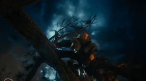 Торин хочет сразится с Азогом Осквернителем  Бильбо спасает Торина