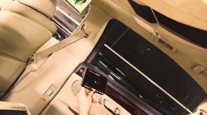 Lexus LS - монтаж потолочного монитора