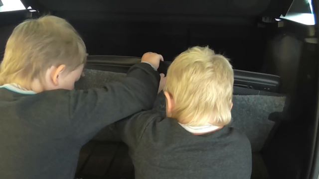 Мы в автосалоне РЕНО. Новая машина - РЕНО КАПТУР смотреть онлайн