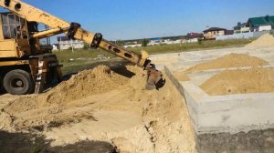 Чем лучше сделать обратную засыпку. Цена обратной засыпки при полах по грунту.
