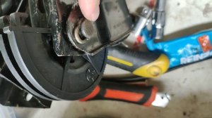 замена полумесяца трещетки, на педальном блоке форд Сиерра Dohc