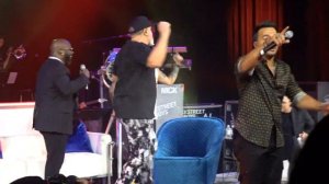 Luis Fonsi singing "Despacito" at The After Party in Las Vegas 08-20-21