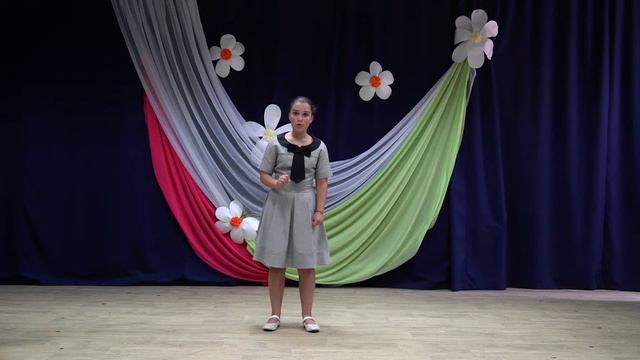 "Как меня учили музыке", читает Ничиперович Мария, педагог Локить Наталья Михайловна смотреть онлайн