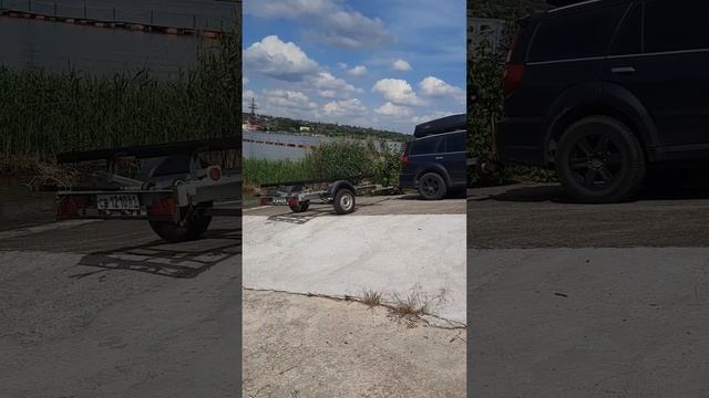 СПУСК НА ВОДУ И ПОДЪЕМ БОЛЬШОЙ ЛОДКИ ПВХ БЕЗ РОЛИКОВОЙ СИСТЕМЫ.
