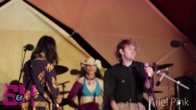 Ariel Pink - White Freckles (LIVE at Santa Monica Pier) смотреть онлайн