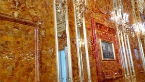 Та самая янтарная комната. Как она выглядит?