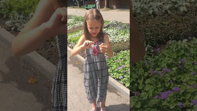 Индийский браслет, клумба и день рождения смотреть онлайн