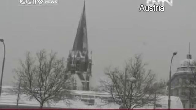 Сильный снегопад нарушает движение в Европе. смотреть онлайн