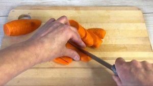 Свежие щи из краснокочанной капусты