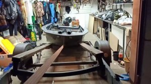 Лодка Swimmer 370 XL с мотором на прицеп одной рукой.