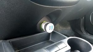 Из Fix Price автомобильное зарядное устройство из ЗА 55 рублей.