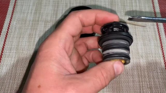 Как правильно разобрать пробку расширительного бачка, профилактика, bmw е53 3.0d смотреть онлайн