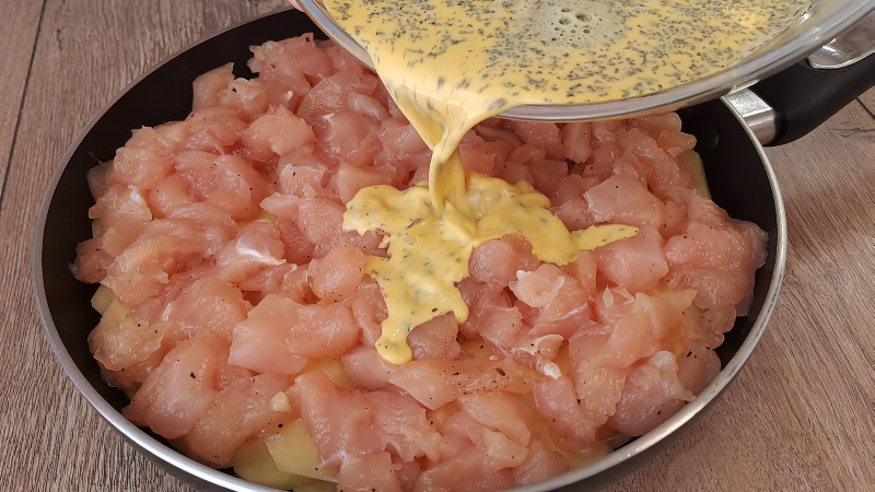 Он такой вкусный, что я готовлю этот рецепт картофеля снова и снова. Картофель на обед или ужин.