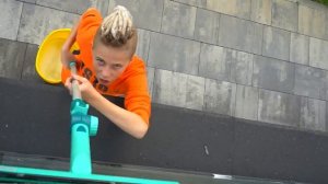 Даня ЛЫСЫЙ...Остались ОДНИ дома. Dania is bald ... ONE stayed at home.