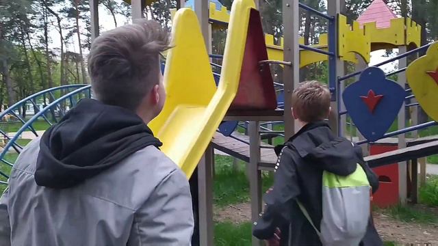 Кто последний перестанет выполнять задания от оператора *Челендж* смотреть онлайн