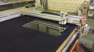 Финальное тестирование стеклорезного станка перед отгрузкой клиенту