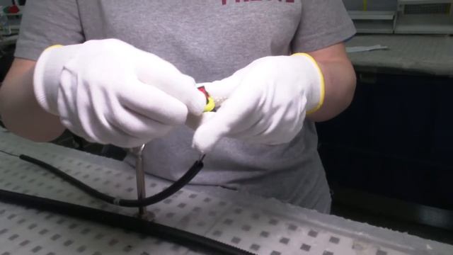 Вязальщик схемных жгутов, кабелей и шнуров. смотреть онлайн