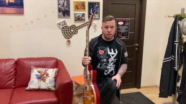 Как правильно доставать гитару из чехла смотреть онлайн