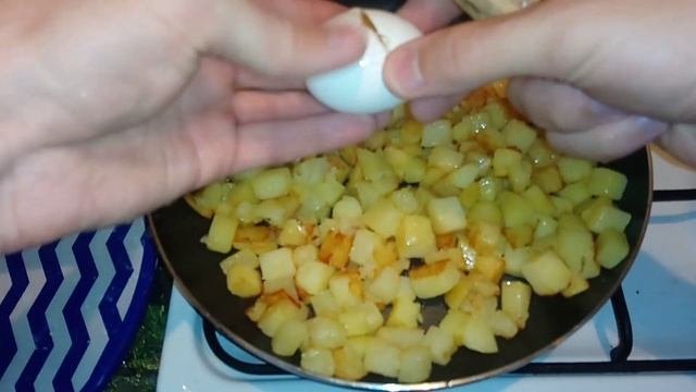 Как правильно жарить картошку на сковороде с хрустящей корочкой