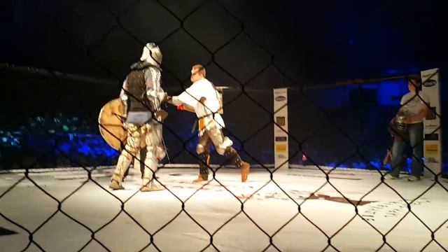 Выход бойцов ИСБ на турнире ММА "Битва на Волге". Саратов. смотреть онлайн