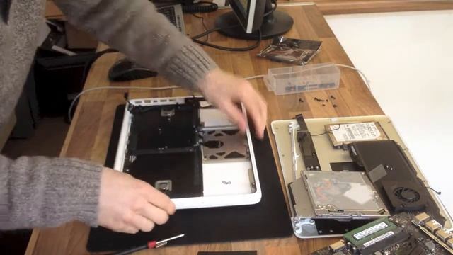 Let's Fix Computers Ep.10 - MacBook Keyboard / Body Swap
