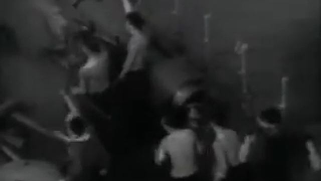 Плещут холодные волны